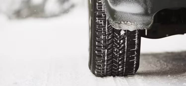Czy warto zmieniać opony na zimowe?