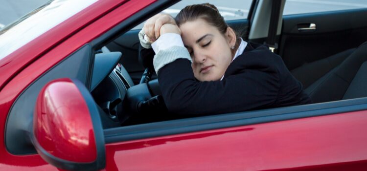 Co zrobić żeby nie zasnąć za kierownicą? 